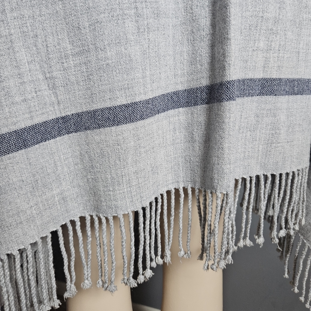 Elegant Gray Women's Sweater with Fringe - Picture 8 of 9